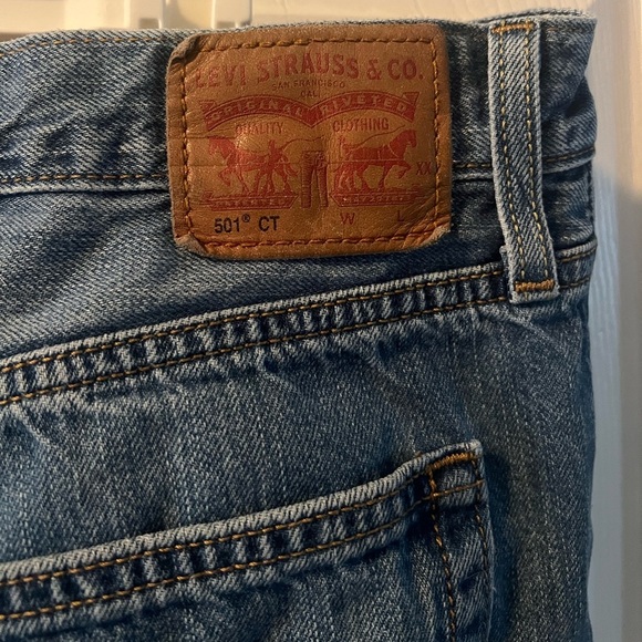 Men’s 501 CT Levi Blue Jeans with button fly - Picture 4 of 5